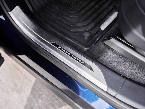 Used 2023 Land Rover Range Rover Long Wheelbase SE image 35