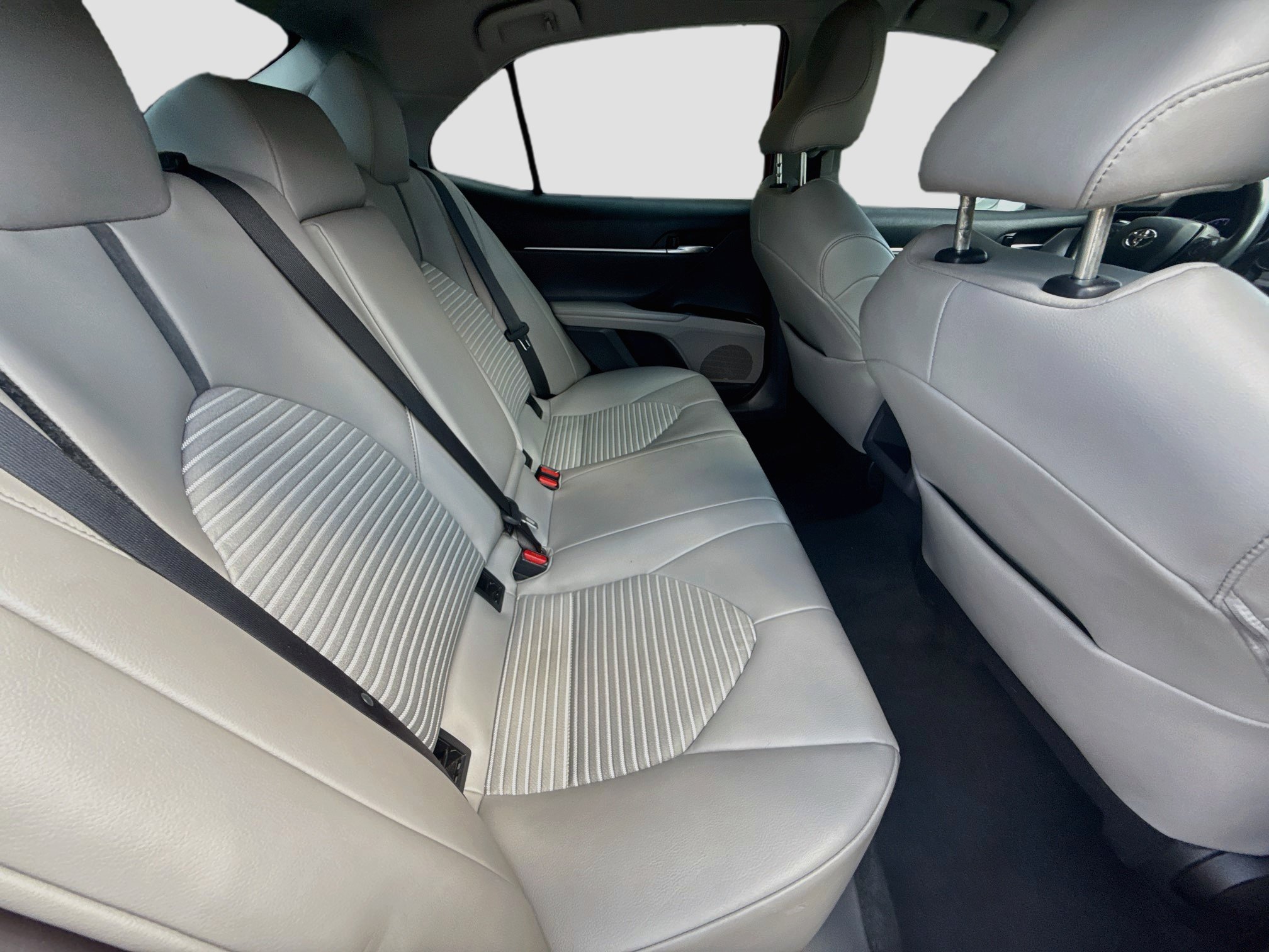 Used 2022 Toyota Camry SE FWD image 25