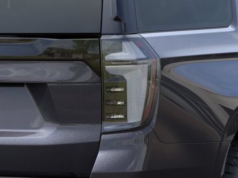 New 2026 Chevrolet Suburban Z71 w/ Comfort Package AWD/4WD image 11