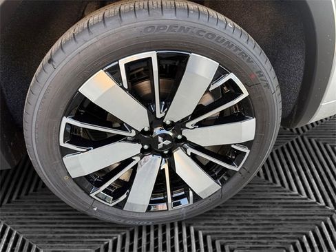 New 2026 Mitsubishi Outlander SEL image 35