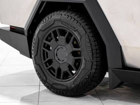 Used 2024 Tesla Cybertruck AWD Crew Cab image 53