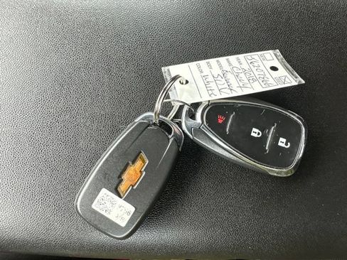 Used 2018 Chevrolet Equinox LT FWD image 39