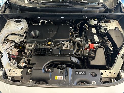 Used 2021 Toyota RAV4 LE AWD/4WD image 23