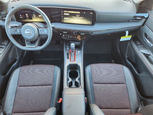 New 2025 Nissan Kicks SR image 19
