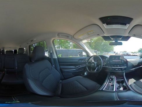 Used 2025 Nissan Pathfinder SV FWD image 45