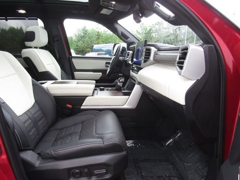 Used 2024 Toyota Sequoia Platinum AWD/4WD image 21