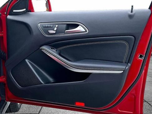 Certified 2019 Mercedes-Benz GLA 250 4MATIC image 31