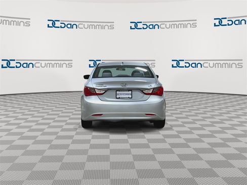 Used 2011 Hyundai Sonata GLS image 7