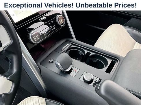 Used 2023 Land Rover Discovery HSE R-Dynamic AWD/4WD image 17