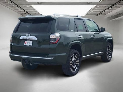 Used 2022 Toyota 4Runner Limited AWD/4WD image 7