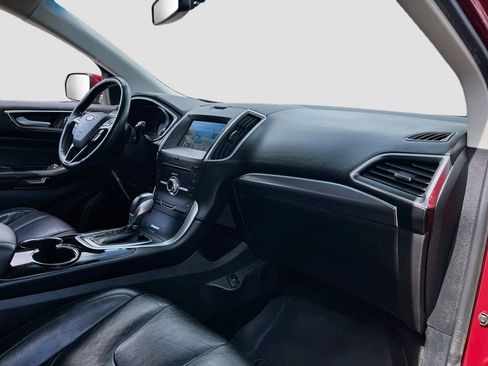 Used 2017 Ford Edge Titanium w/ Technology Package FWD image 28