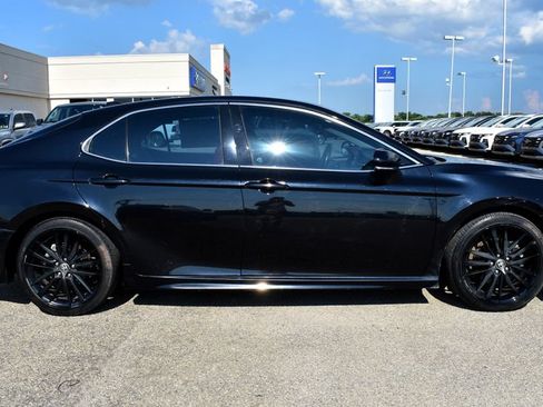 Used 2022 Toyota Camry XSE FWD image 2