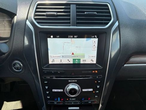 Used 2018 Ford Explorer Limited w/ Equipment Group 301A AWD/4WD image 33