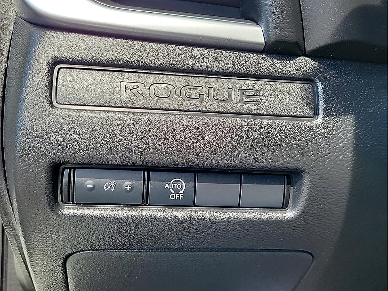 Used 2024 Nissan Rogue S AWD/4WD image 20