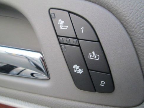 Used 2012 GMC Yukon XL SLT w/ SLT-2 Equipment Package image 23