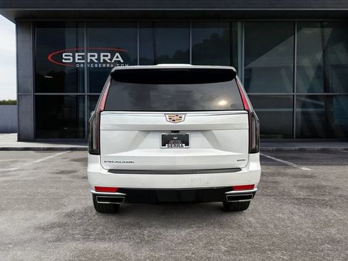 Used 2024 Cadillac Escalade Premium Luxury w/ Performance Package AWD/4WD image 4