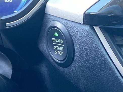 Used 2020 Ford Escape SE Sport image 13