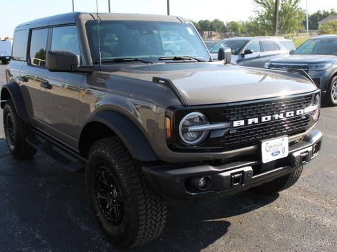 New 2026 Ford Bronco Badlands w/ Wildtrak Package AWD/4WD image 8