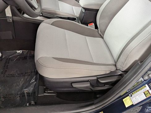 Used 2019 Toyota Corolla LE image 19