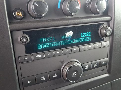 Used 2024 GMC Savana 2500 w/ Driver Convenience Package image 17