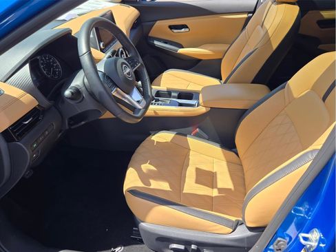 Used 2025 Nissan Sentra SV w/ SV Premium Package FWD image 16