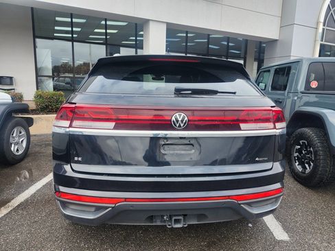 Used 2024 Volkswagen Atlas Cross Sport SE image 3