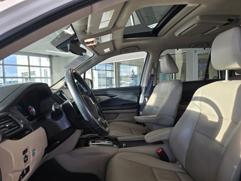 Used 2020 Honda Pilot Touring image 22