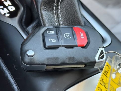 Used 2019 Jeep Wrangler Unlimited Sahara AWD/4WD image 47