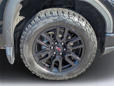 Used 2023 GMC Sierra 1500 Elevation w/ LPO, Elevation Black Package image 10