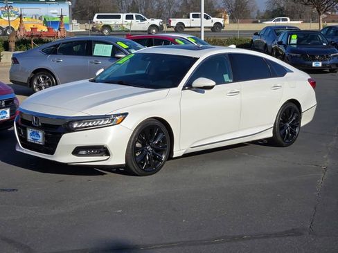 Used 2019 Honda Accord Touring image 8