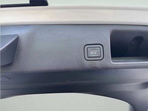 New 2025 Chevrolet Equinox EV RS image 19