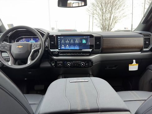 Used 2025 Chevrolet Silverado 3500 High Country image 15