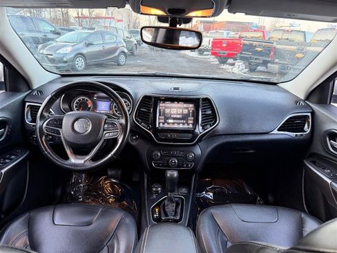 Used 2019 Jeep Cherokee Limited AWD/4WD image 20