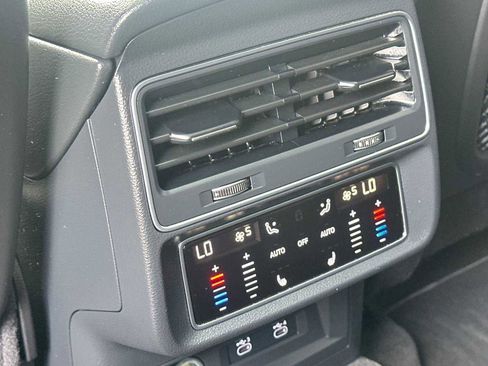 Used 2021 Audi Q8 Premium Plus w/ Premium Plus Package image 13