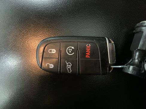 Used 2017 Jeep Grand Cherokee Limited AWD/4WD image 32