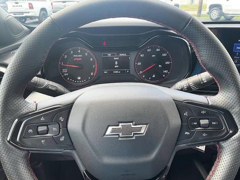 Used 2025 Chevrolet Trax RS w/ Driver Confidence Package FWD image 21