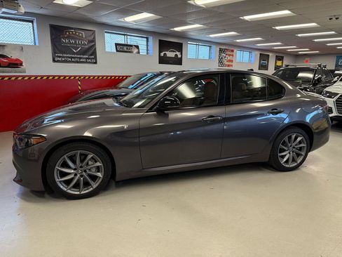 Used 2024 Alfa Romeo Giulia Ti w/ Active Assist Plus Package AWD/4WD image 4