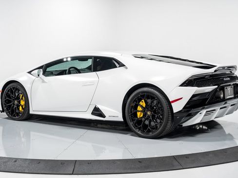 Used 2022 Lamborghini Huracan EVO AWD/4WD image 5
