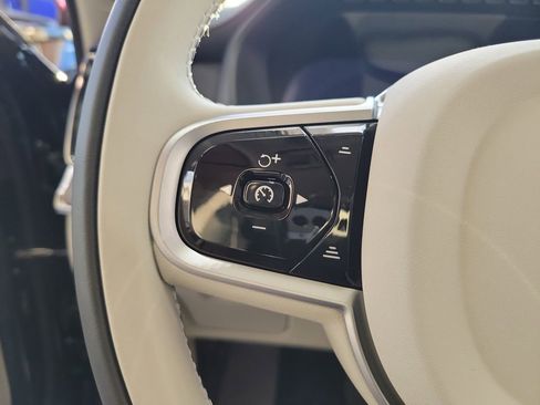 New 2026 Volvo XC90 T8 Ultra w/ Protection Package Premier AWD/4WD image 24