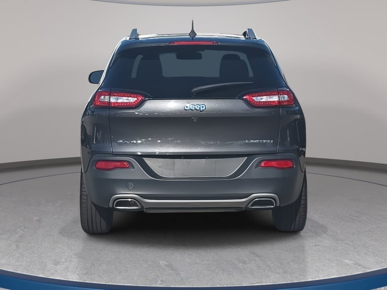 Used 2016 Jeep Cherokee Limited w/ Luxury Group AWD/4WD image 6