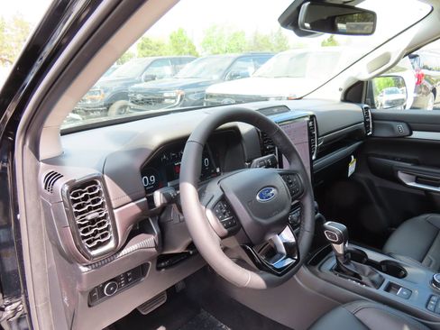 New 2026 Ford Ranger Lariat image 10