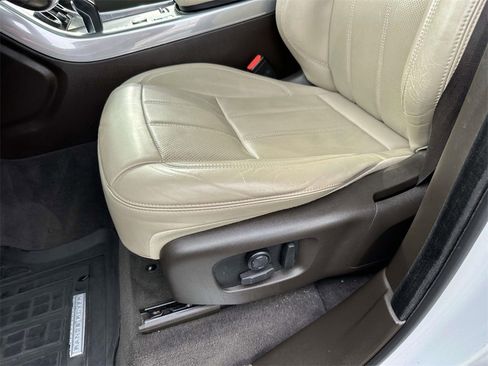 Used 2018 Land Rover Range Rover Sport HSE image 17