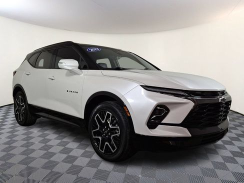 Used 2023 Chevrolet Blazer RS w/ Driver Confidence II Package FWD image 1