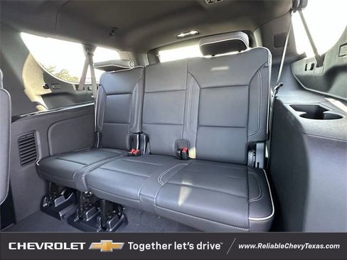 New 2026 Chevrolet Suburban Premier image 27