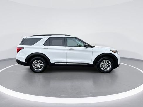 Used 2025 Ford Explorer Active w/ Active Comfort Package RWD image 9