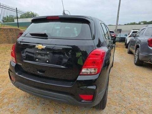 Used 2020 Chevrolet Trax LS FWD image 3