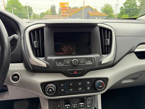 Used 2018 GMC Terrain SLE FWD image 15