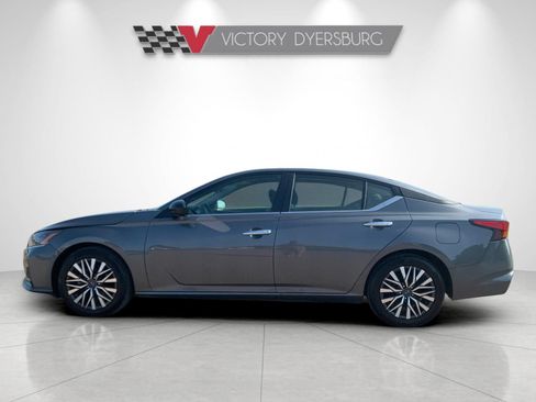 Used 2025 Nissan Altima 2.5 SV FWD image 7
