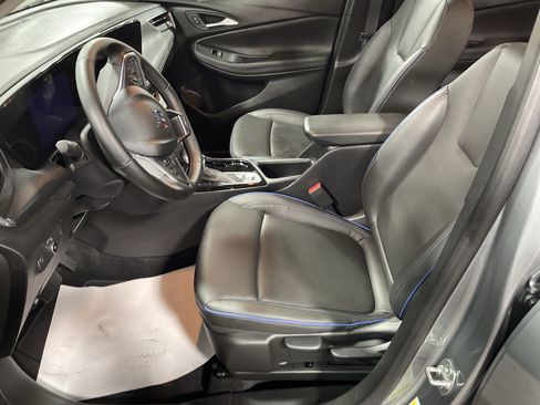 Used 2025 Buick Encore GX Sport Touring image 8