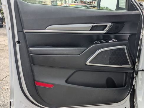 Used 2020 Kia Telluride LX FWD image 9